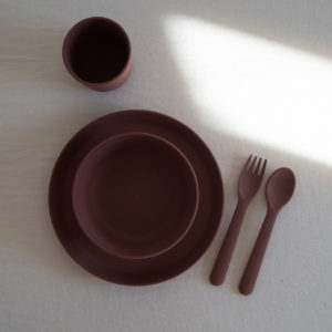 Toddler's dinnerware set, beet